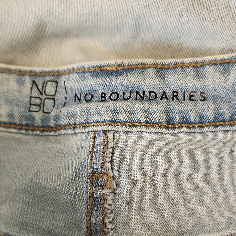 Size 21 Junior No Boundaries Light Blue Denim - Picture 12 of 14